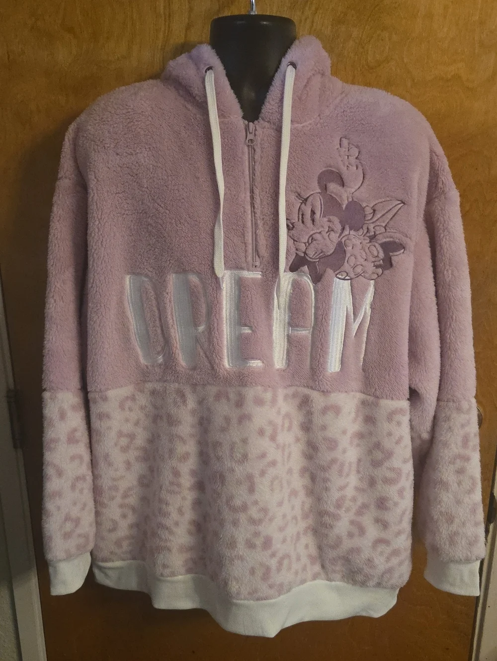 NWT Disney Parks  Minnie Mouse Lavender/Pink Leopard Pullover/Sweats Set 1X